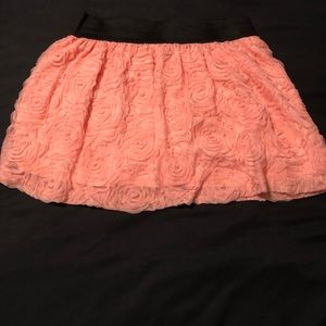 Textured Rose Patterned Skirt